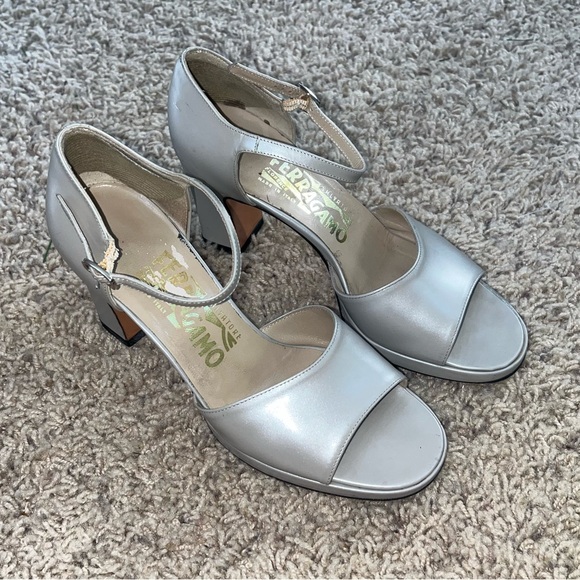 Salvatore Ferragamo Gray Heel - Picture 1 of 7